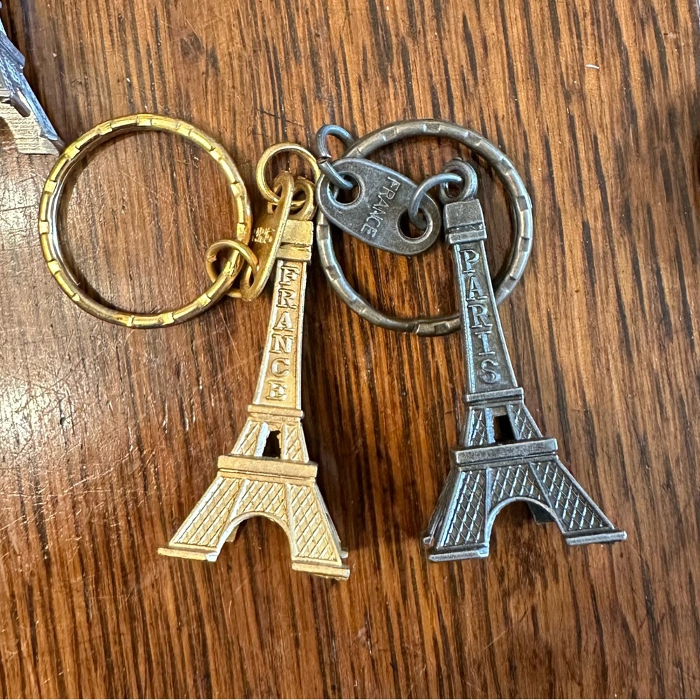 10 Eiffel Tower Keychains! Straight from France!
